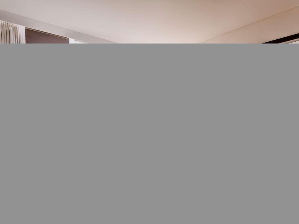 Sls Buenos Aires Puerto Madero Hotel Bagian luar foto A 2D image with a Gaussian blur applied